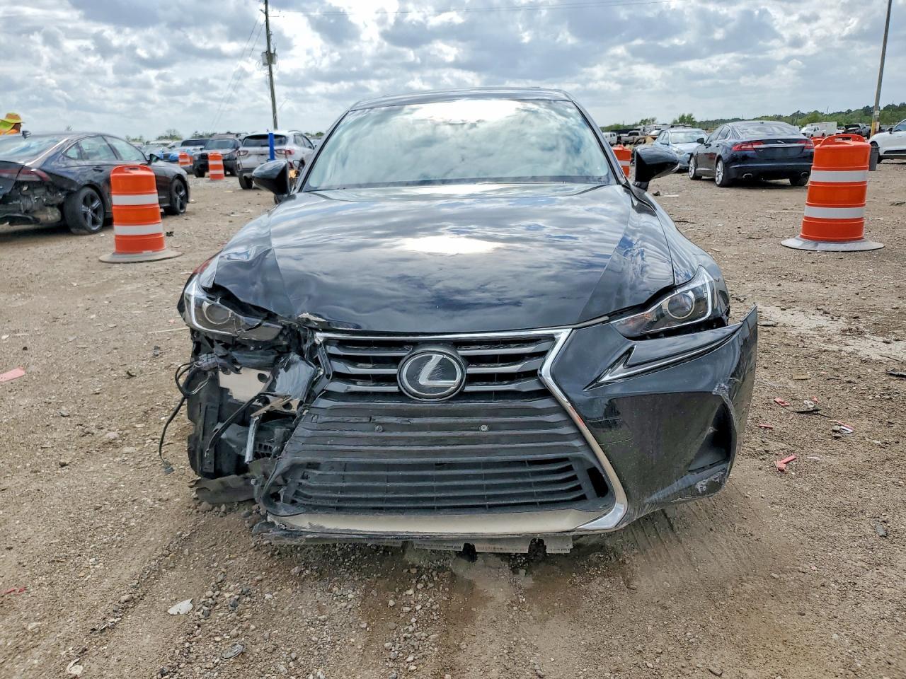 2020 LEXUS IS 300