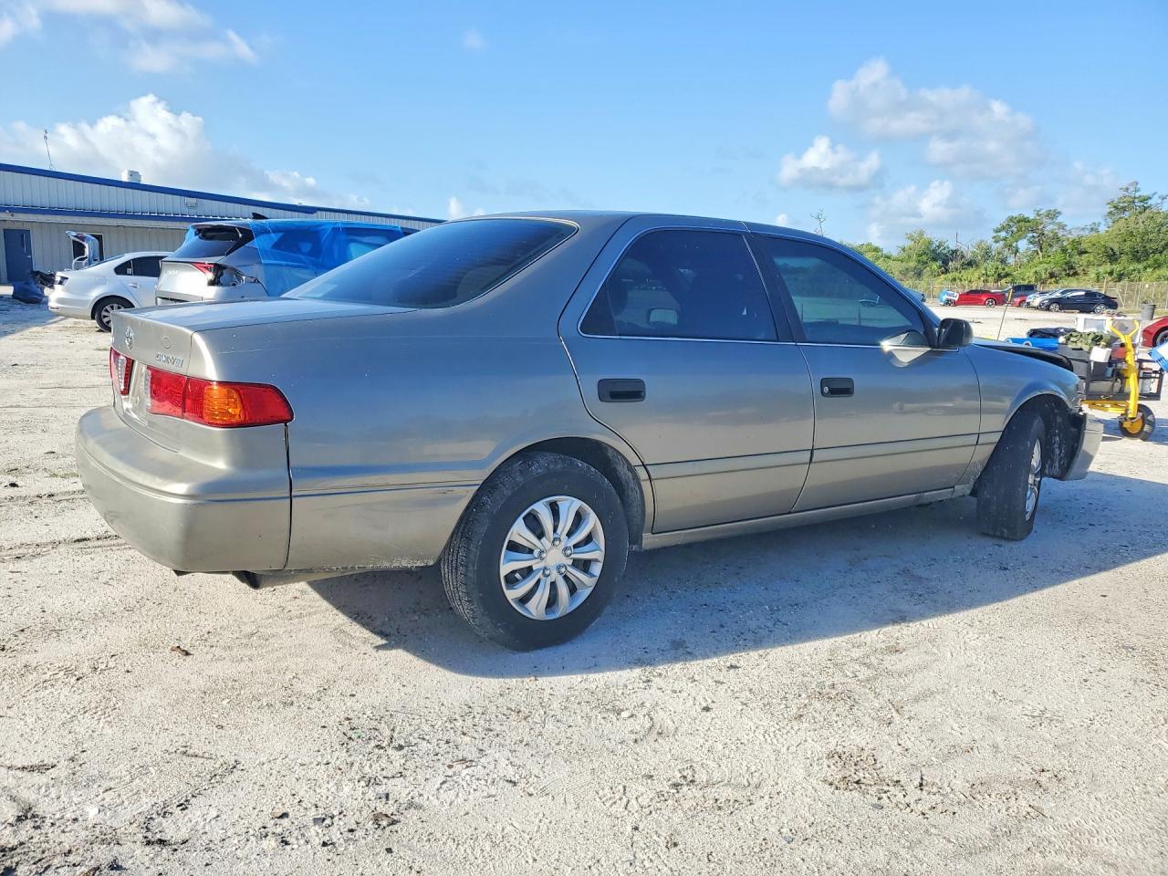 2000 TOYOTA CAMRY