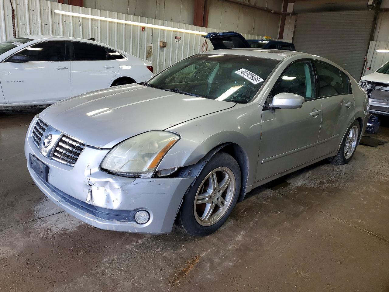 2004 NISSAN Maxima