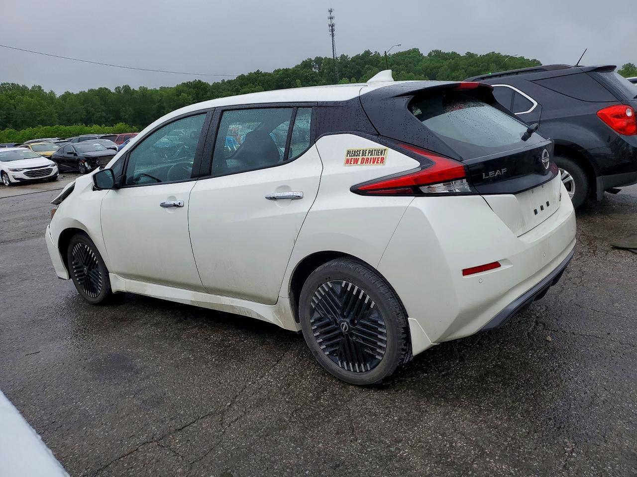 2024 NISSAN LEAF
