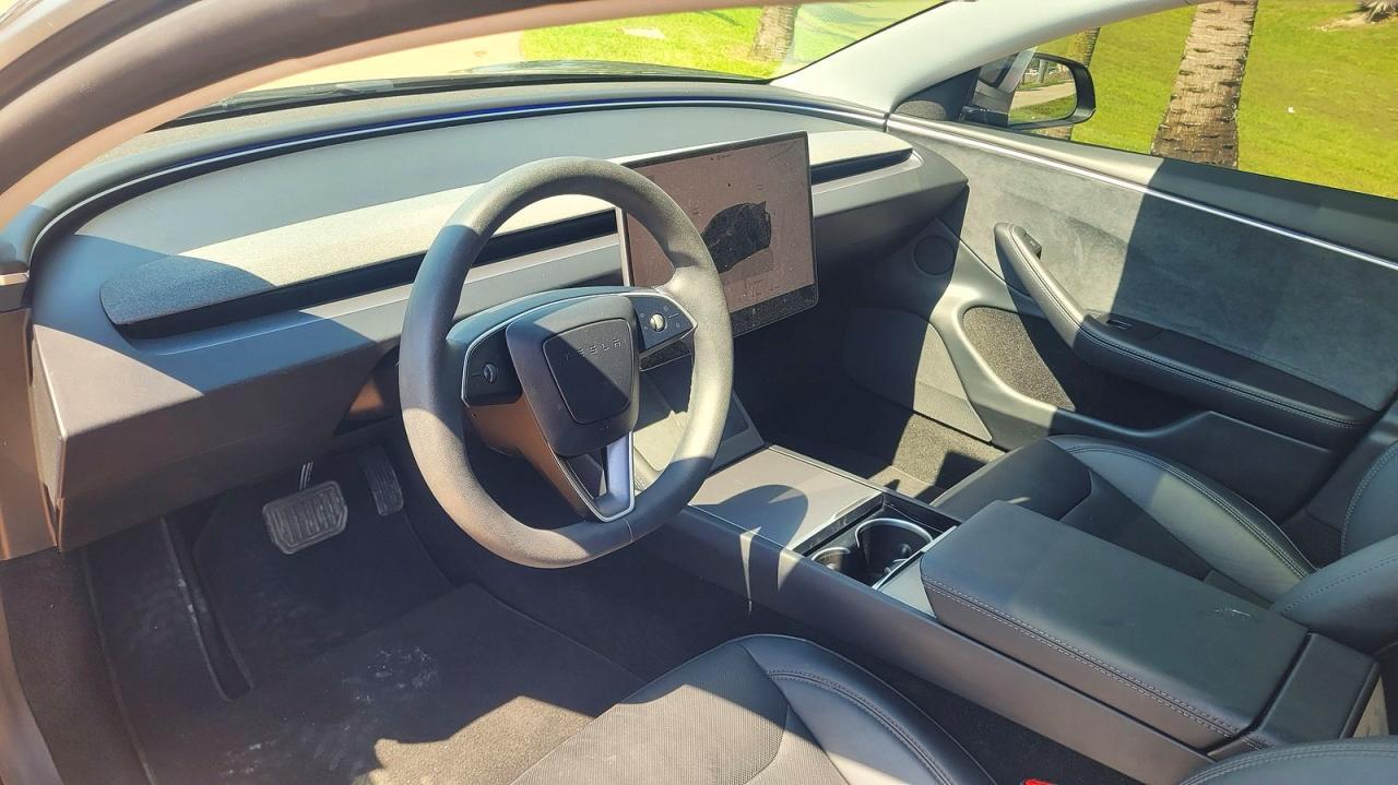 2025 TESLA MODEL 3