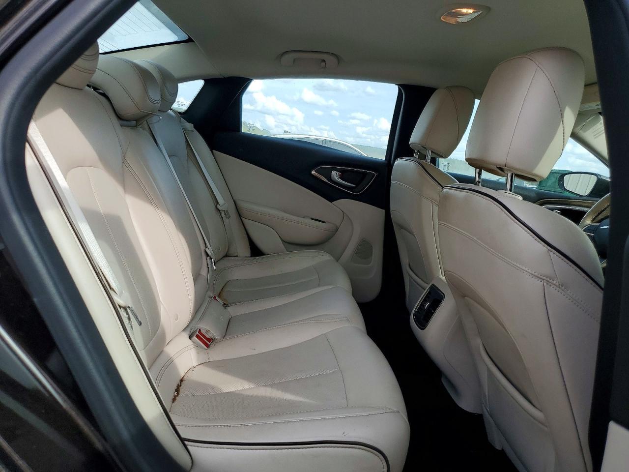 2015 CHRYSLER 200