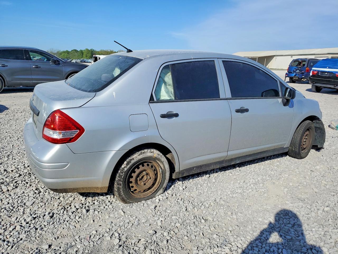 2010 NISSAN VERSA