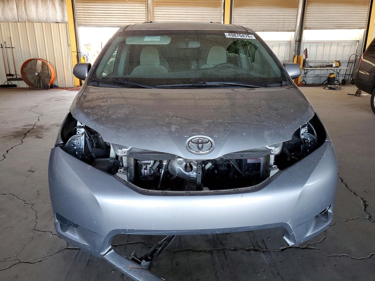 2017 TOYOTA SIENNA