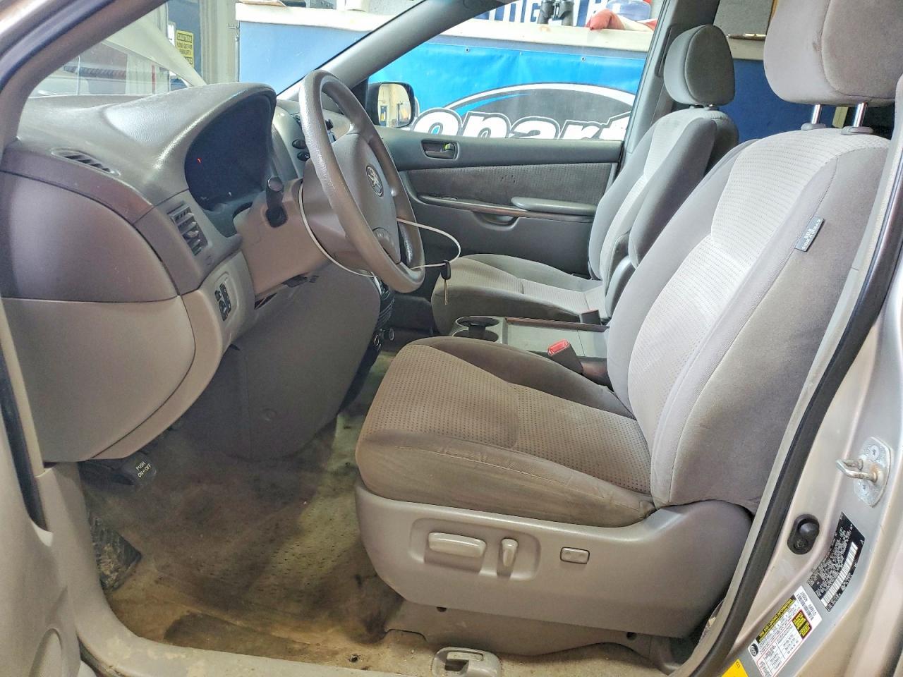 2008 TOYOTA SIENNA