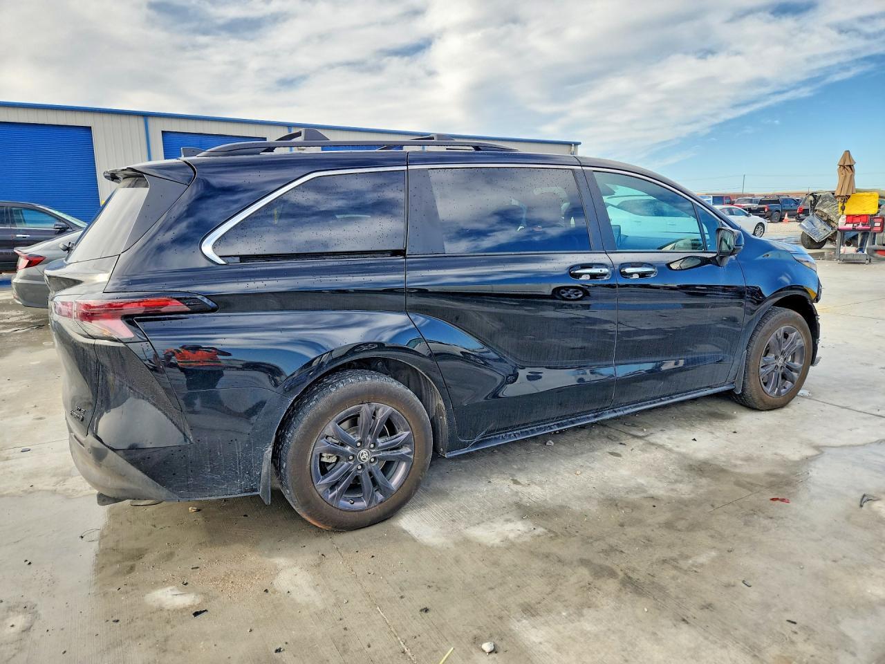 2024 TOYOTA SIENNA