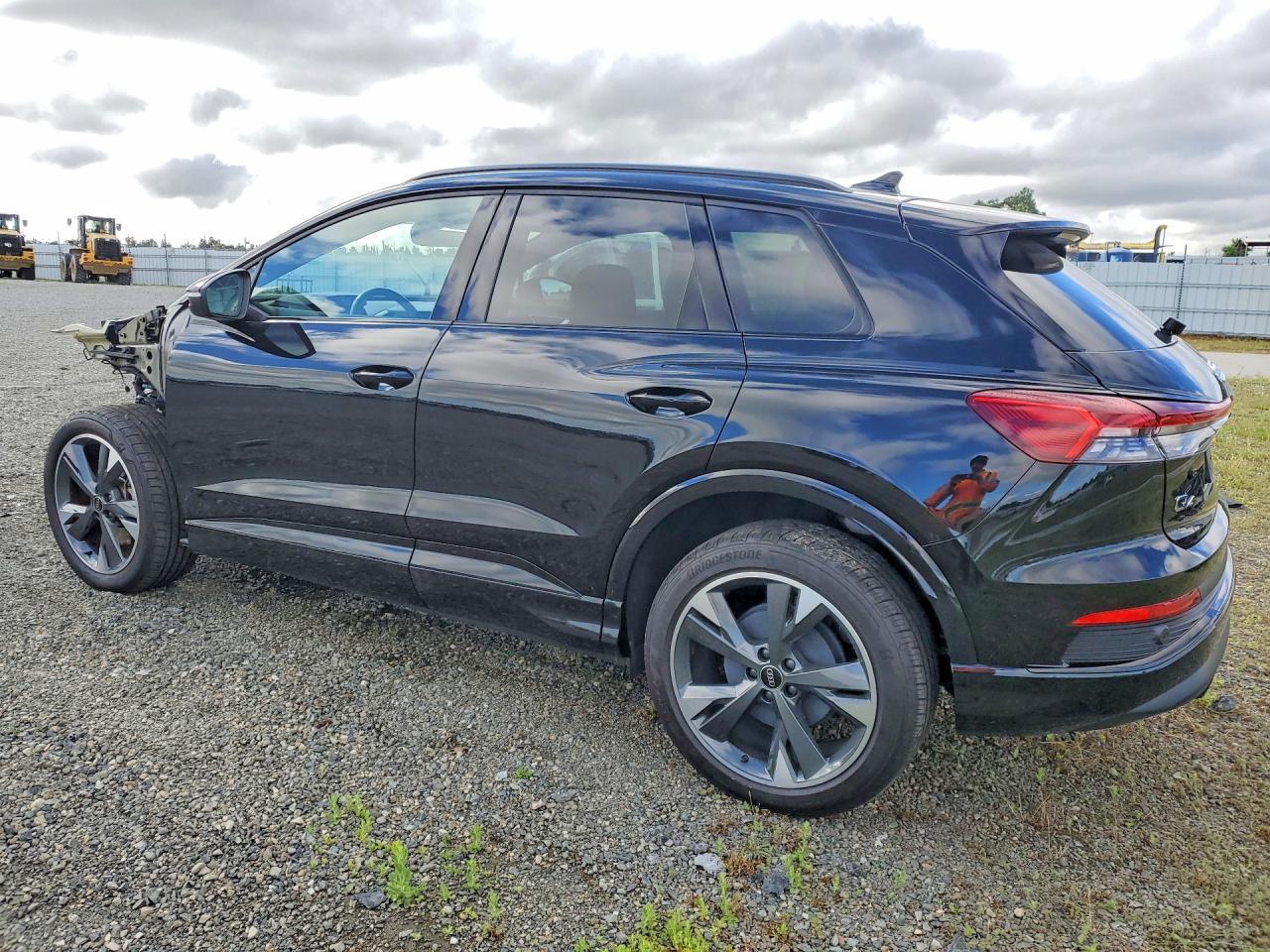 2024 AUDI Q4 e-tron