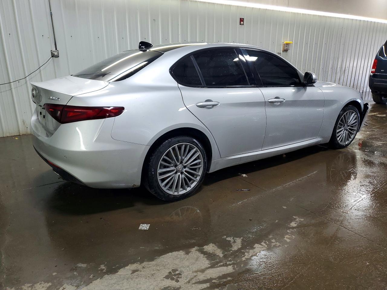 2017 ALFA ROMEO Giulia