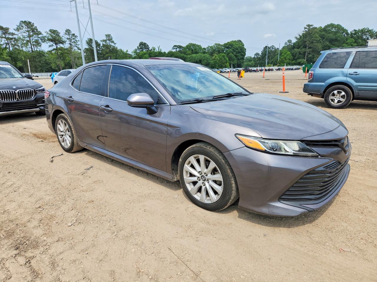 2018 TOYOTA CAMRY