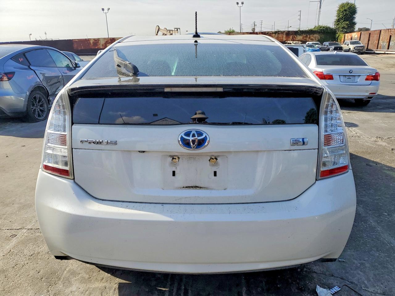 2011 TOYOTA PRIUS