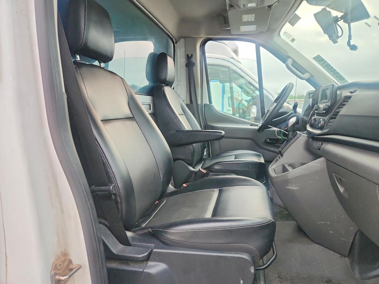 2022 FORD Transit