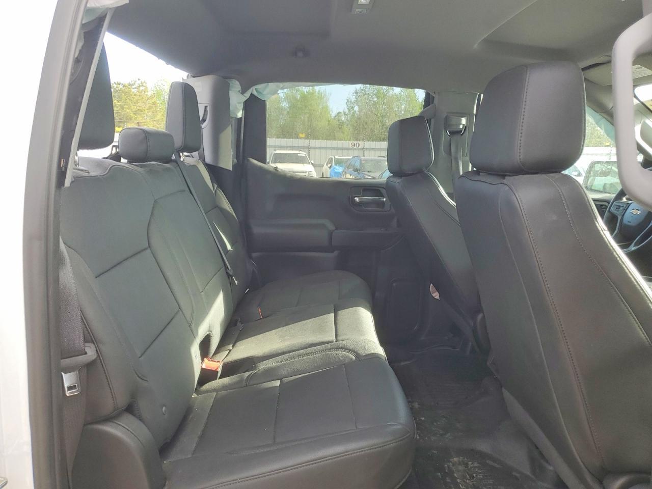 2024 CHEVROLET Silverado