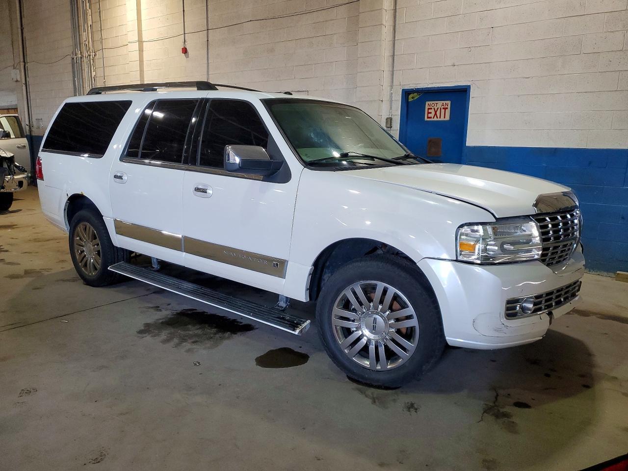 2012 LINCOLN Navigator