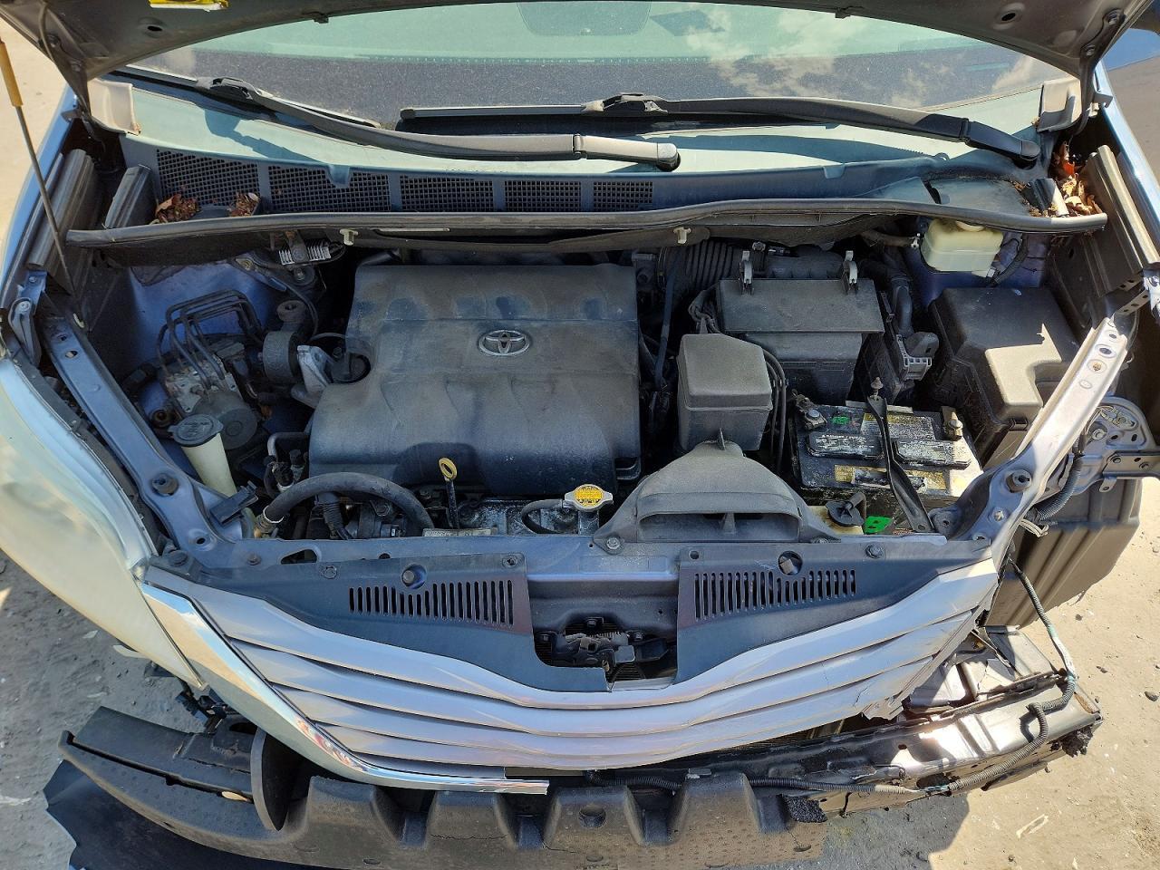 2015 TOYOTA SIENNA