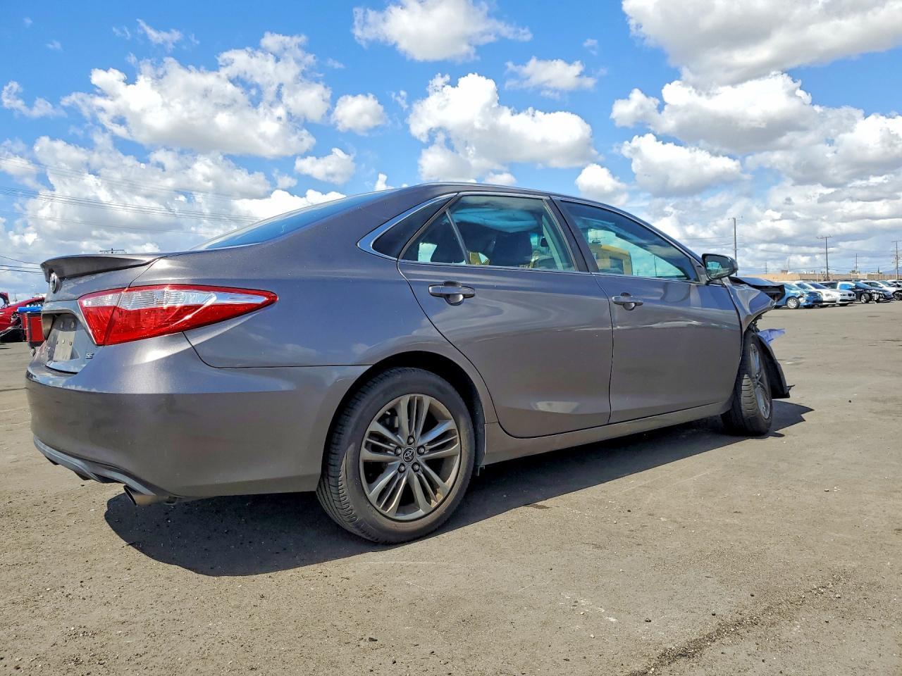2016 TOYOTA CAMRY