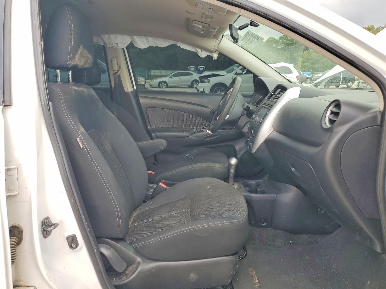 2015 NISSAN VERSA