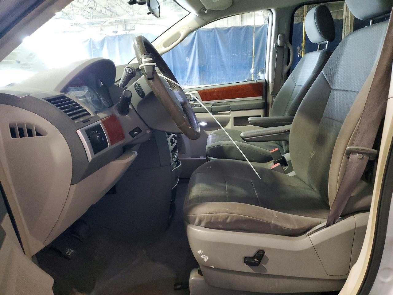 2009 CHRYSLER Town & Country