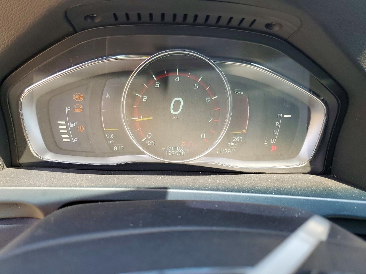 2015 VOLVO S60
