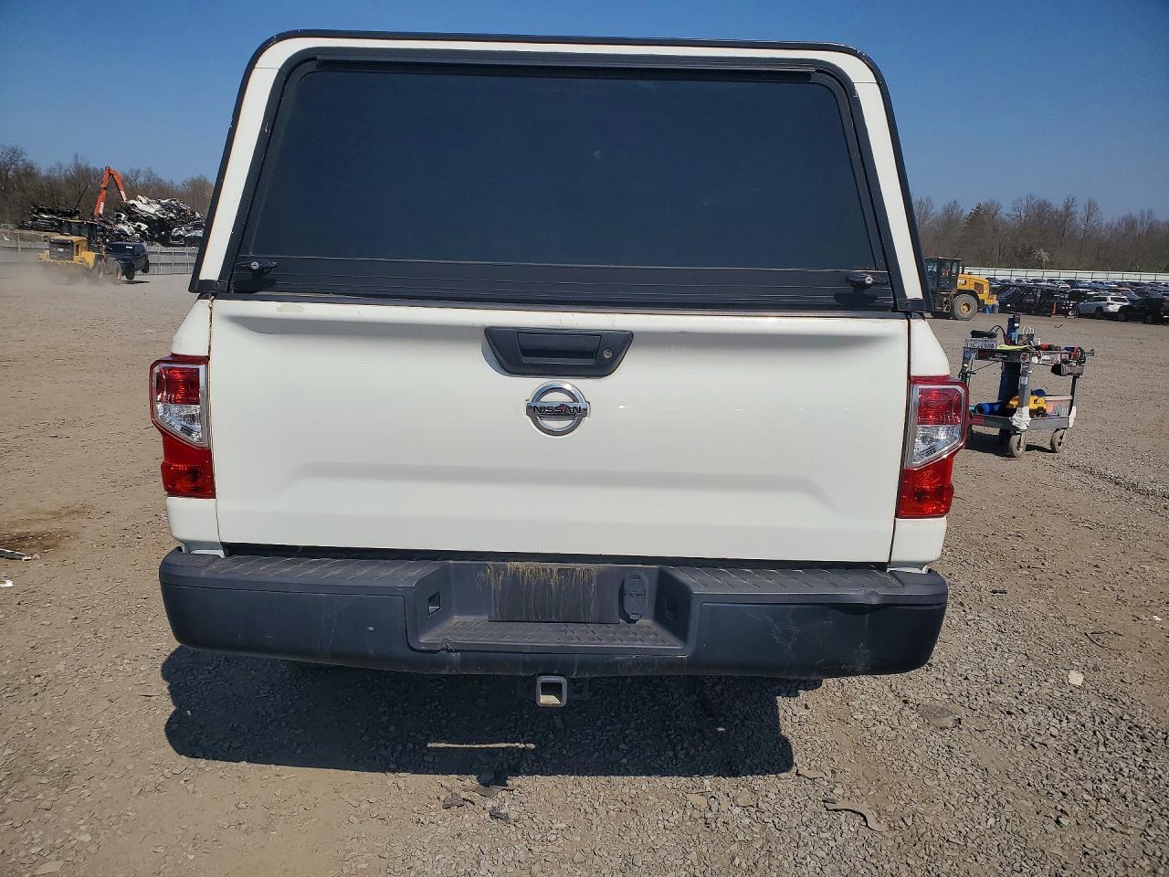 2017 NISSAN Titan