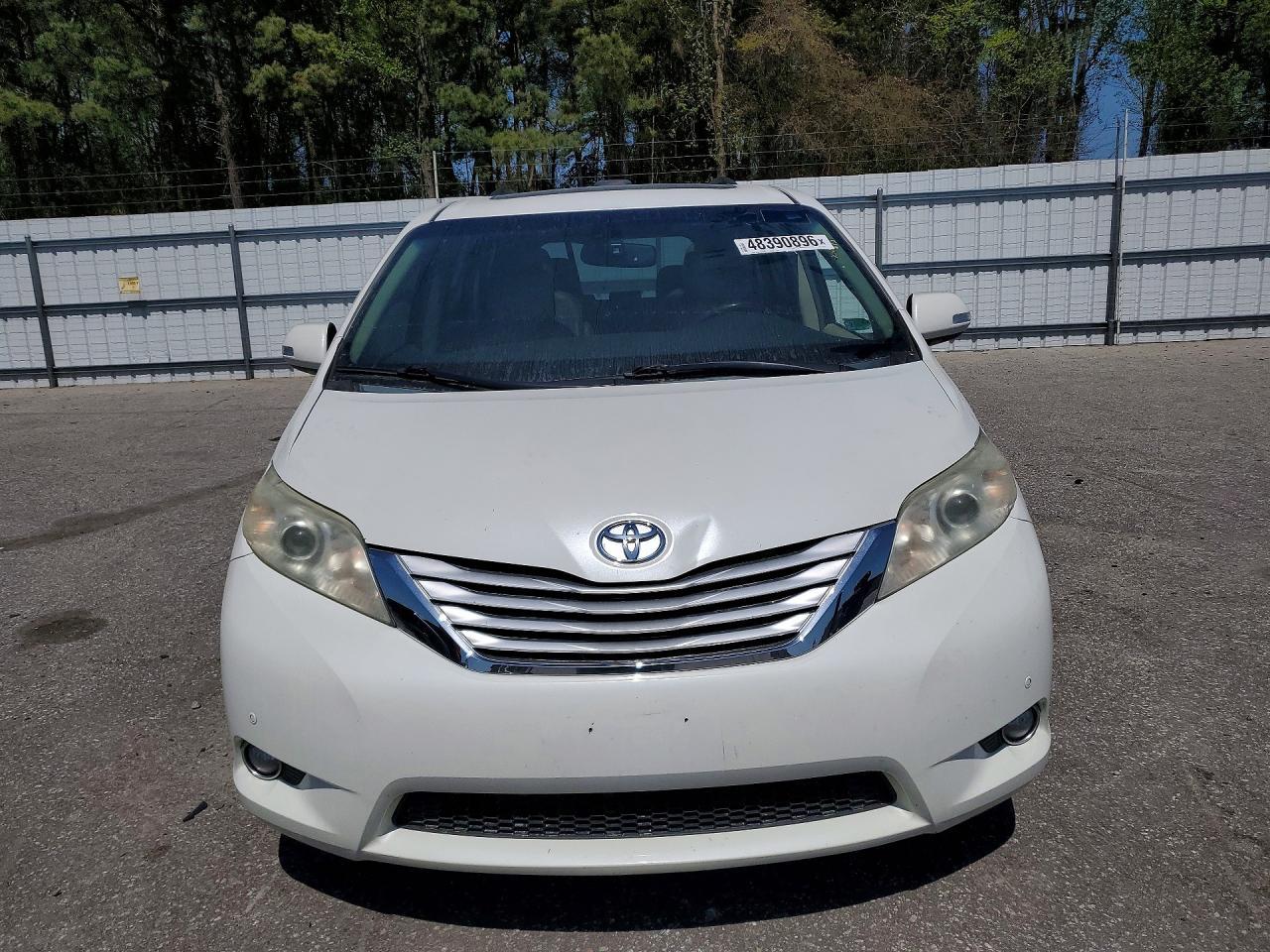 2013 TOYOTA SIENNA