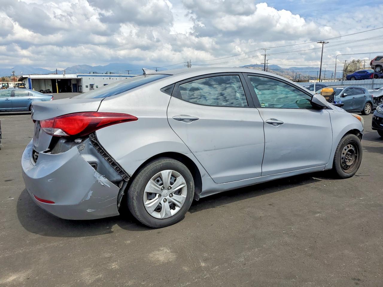 2016 HYUNDAI ELANTRA