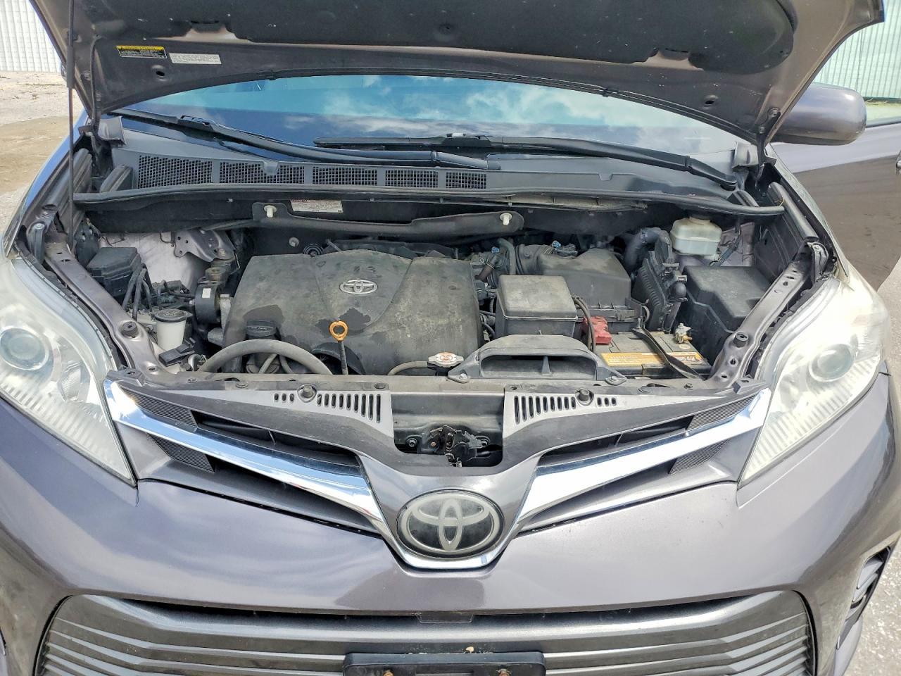 2019 TOYOTA SIENNA