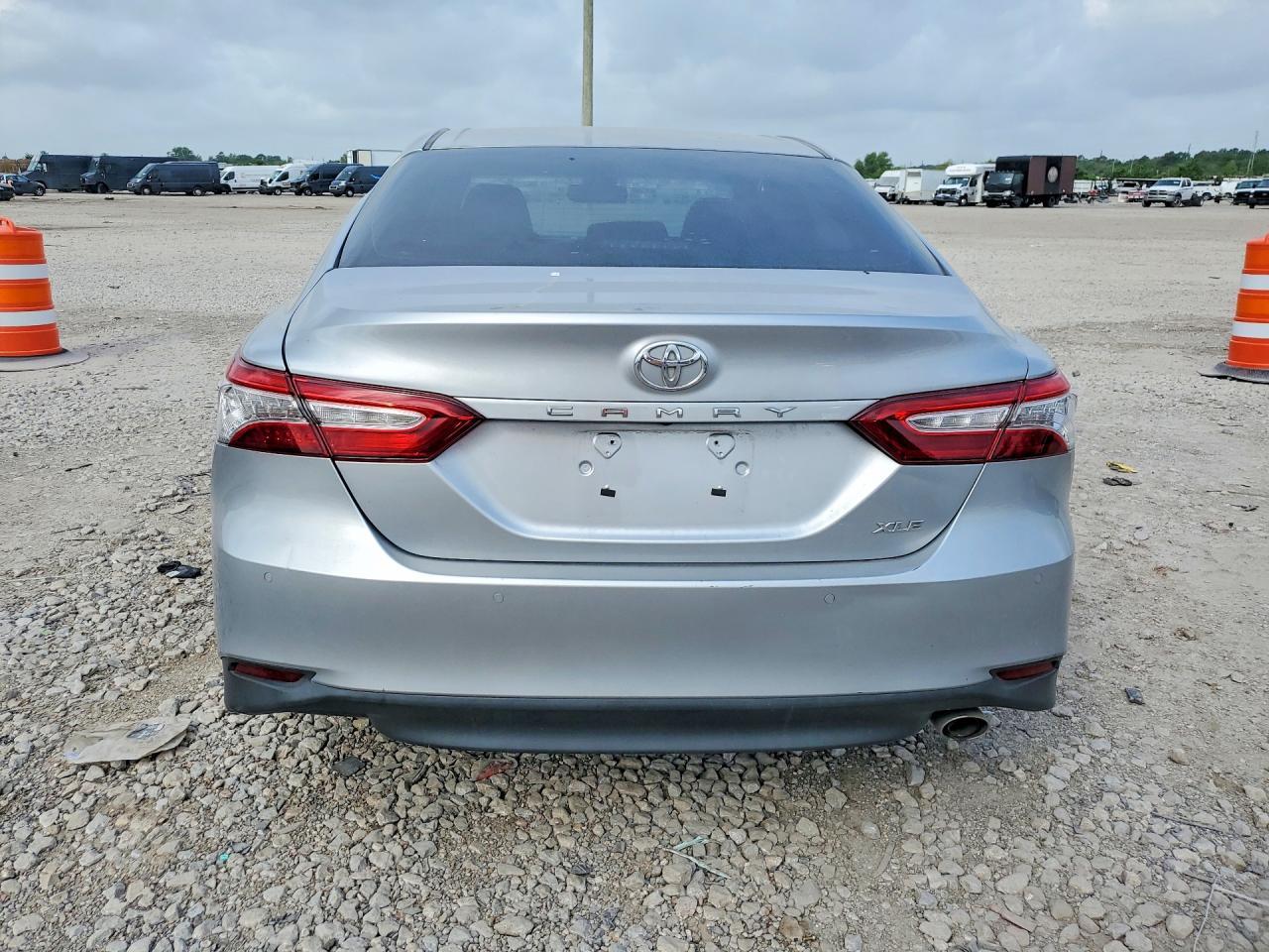 2018 TOYOTA CAMRY