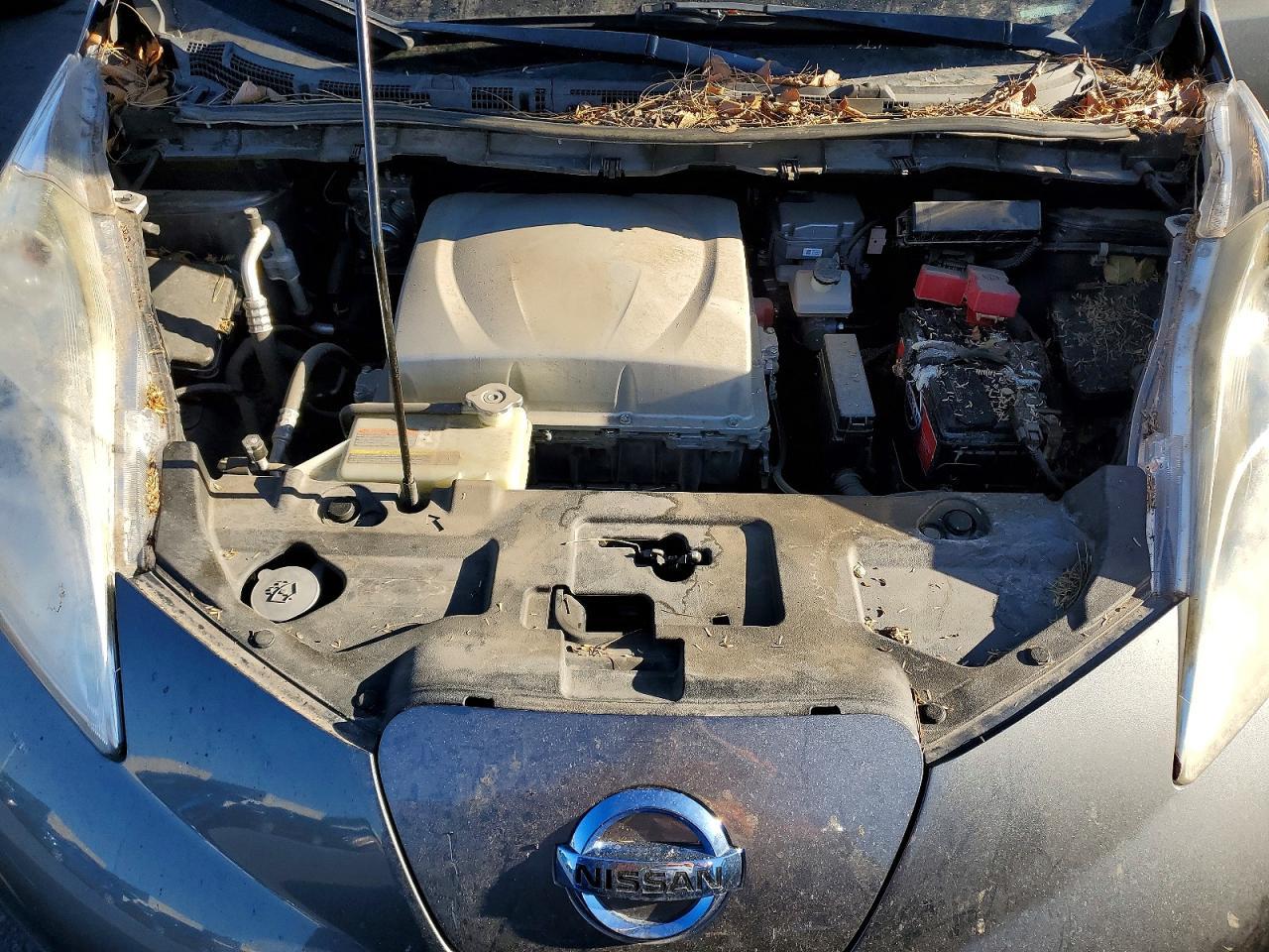 2016 NISSAN LEAF