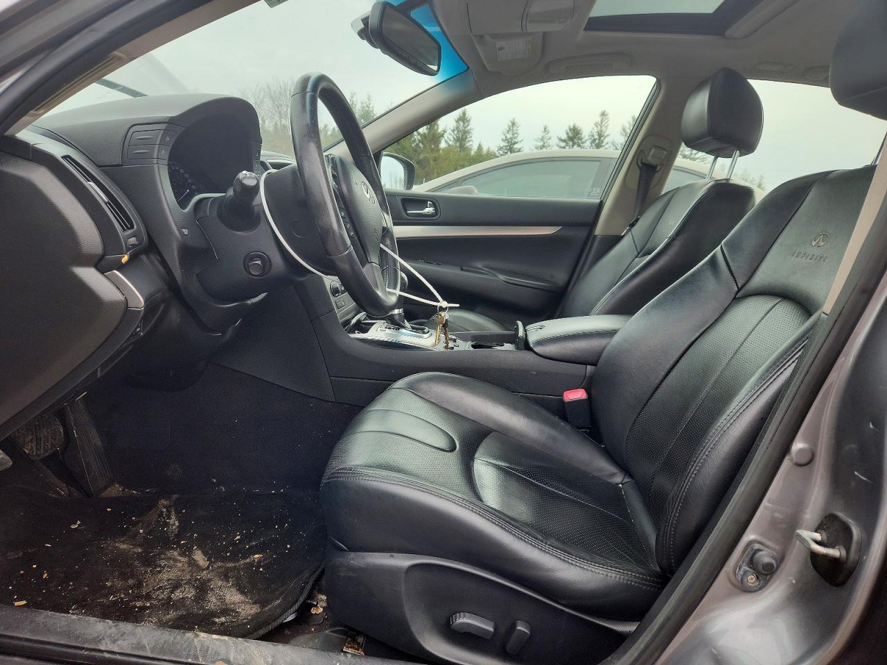 2011 INFINITI G37