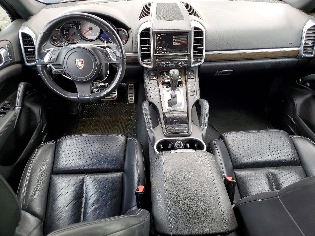 2011 PORSCHE CAYENNE