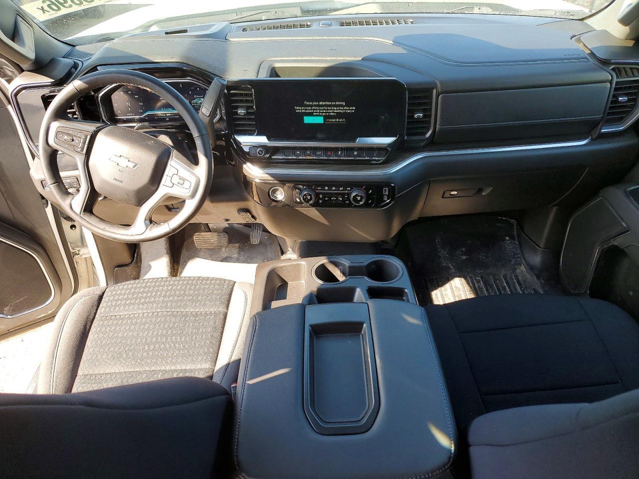 2024 CHEVROLET Silverado
