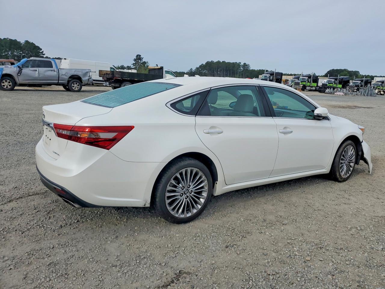 2017 TOYOTA Avalon
