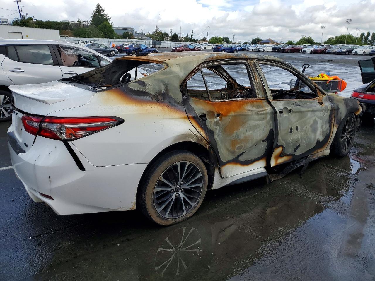 2019 TOYOTA CAMRY