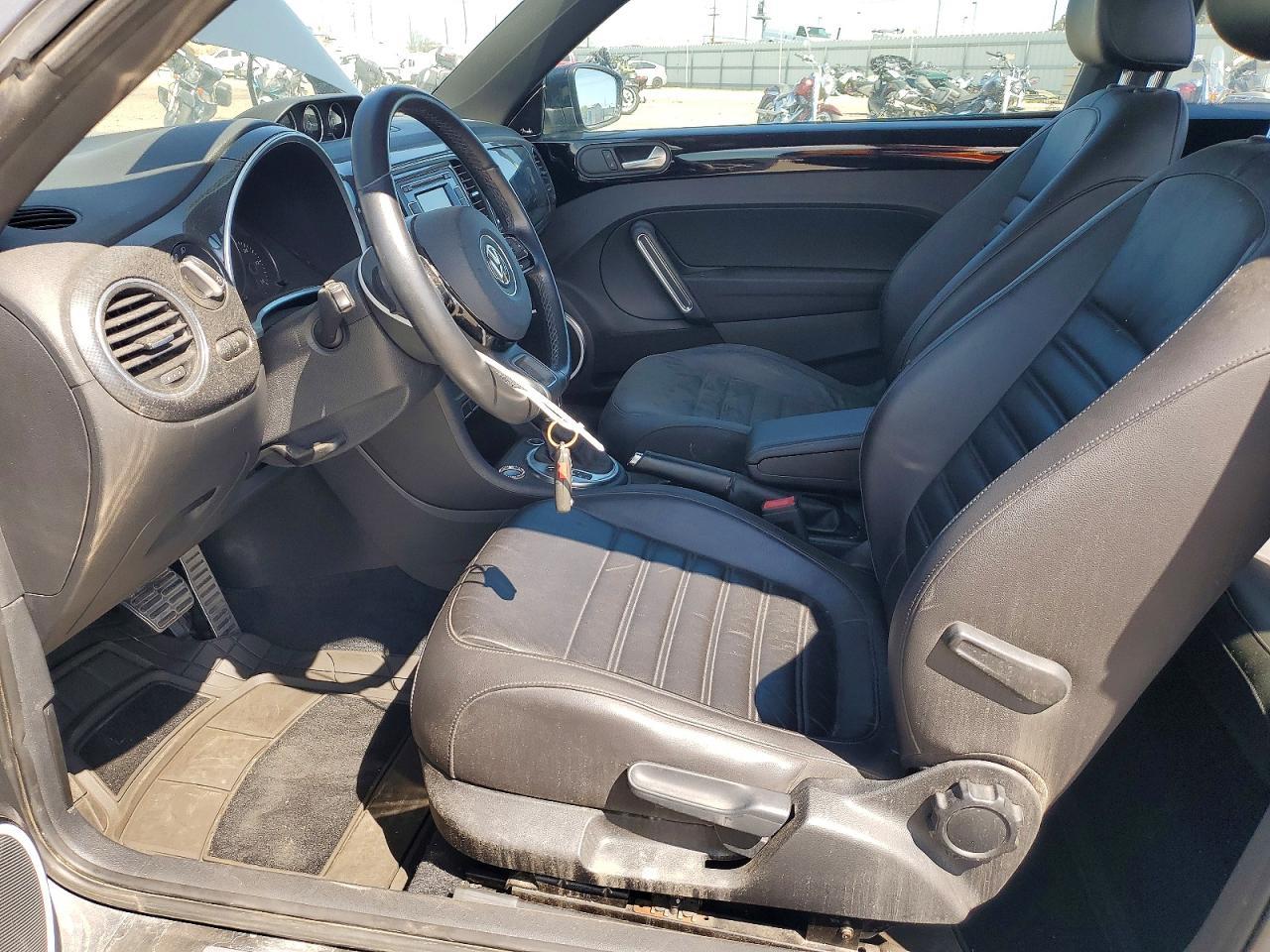2012 VOLKSWAGEN Beetle