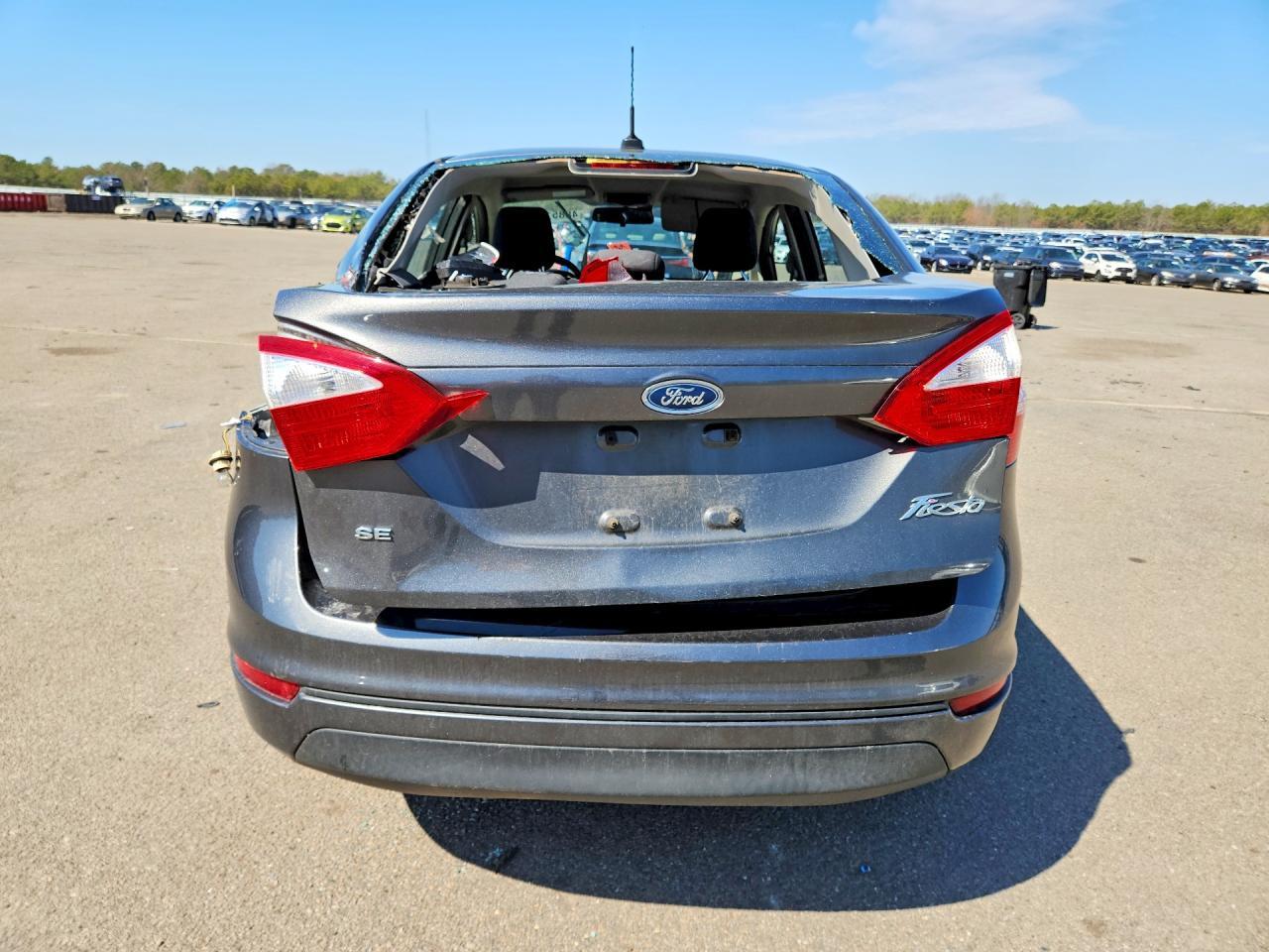 2016 FORD Fiesta
