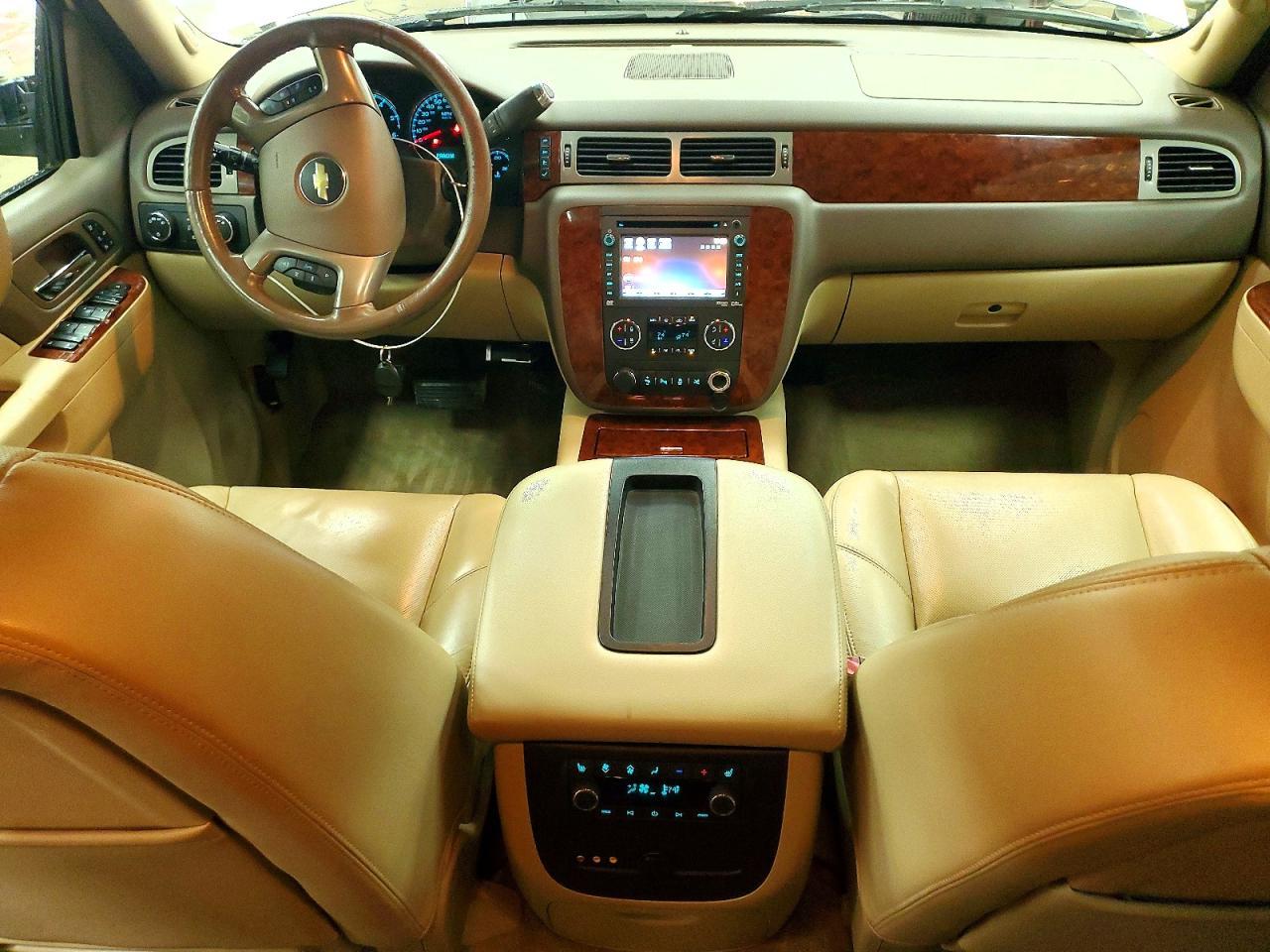 2014 CHEVROLET Suburban