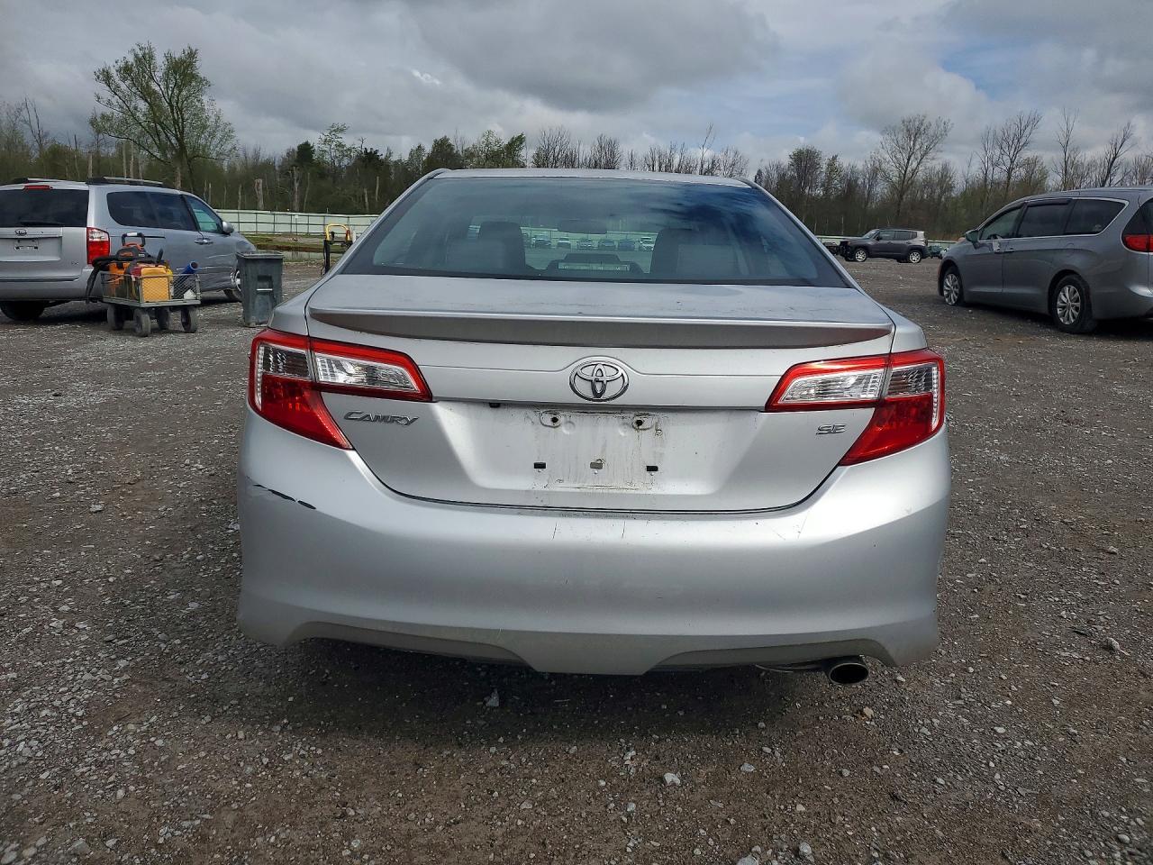 2014 TOYOTA CAMRY