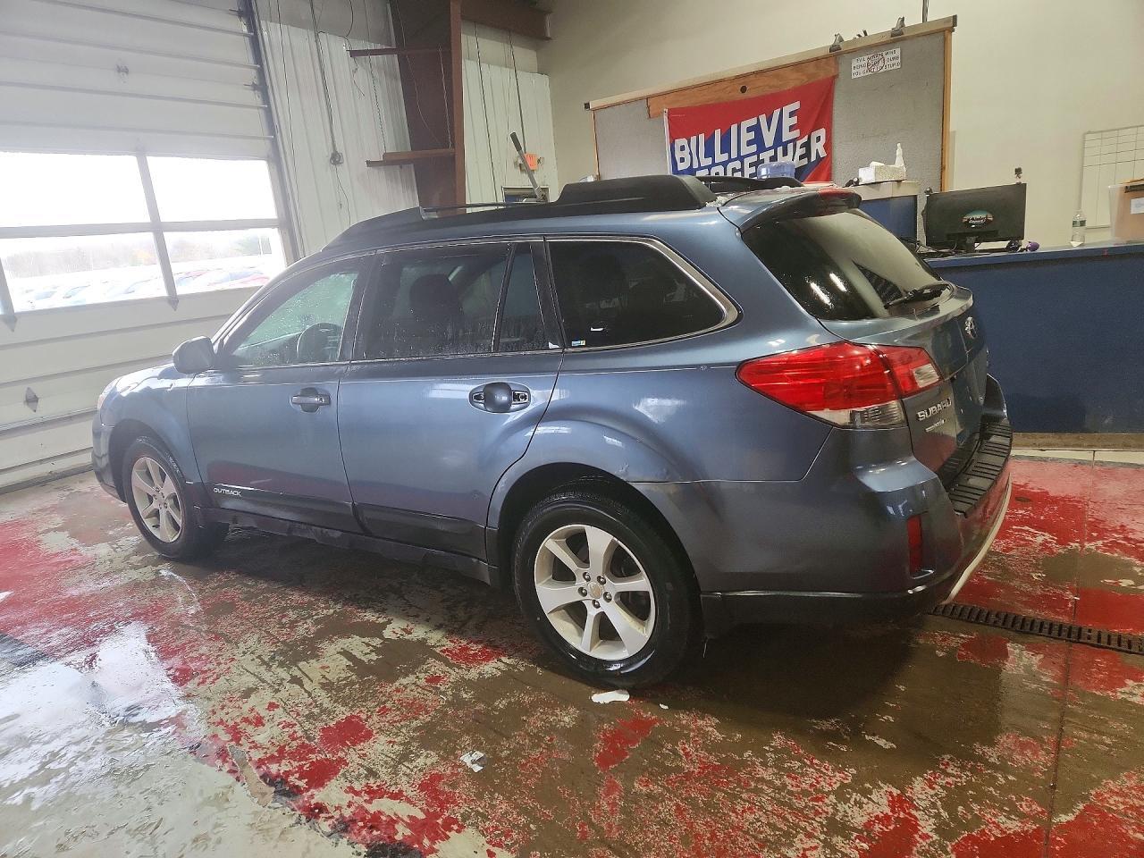 2013 SUBARU Outback