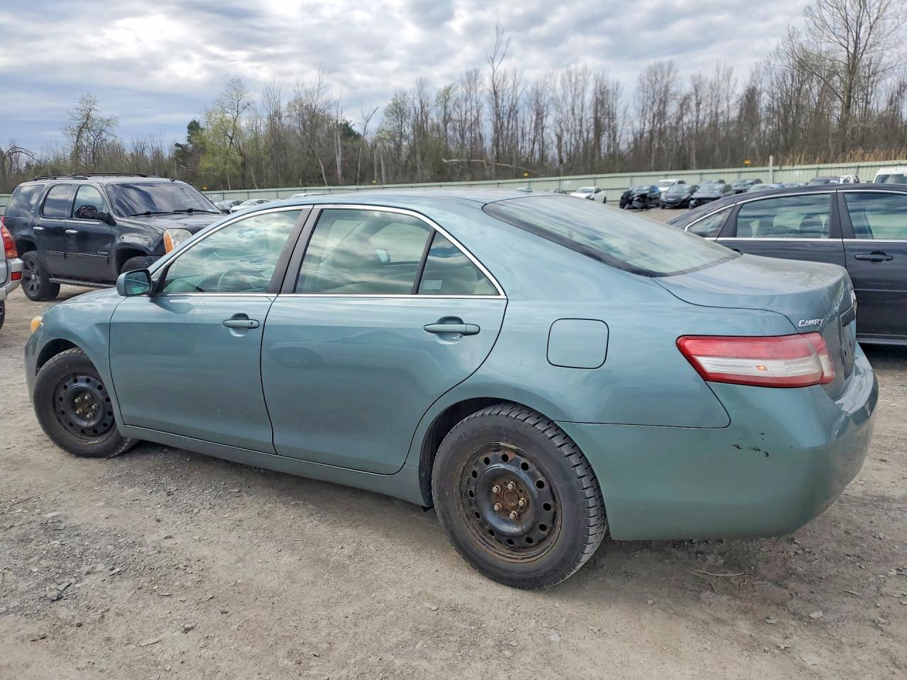 2011 TOYOTA CAMRY