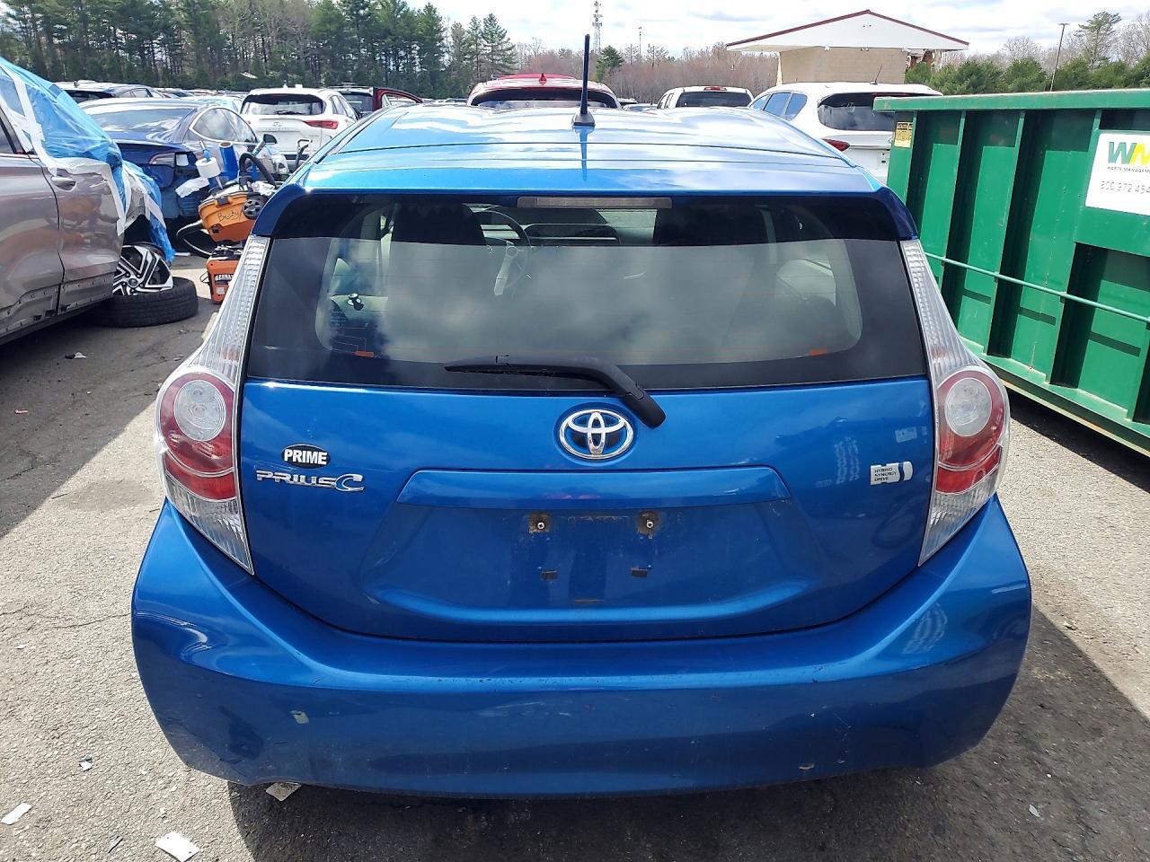 2014 TOYOTA Prius c