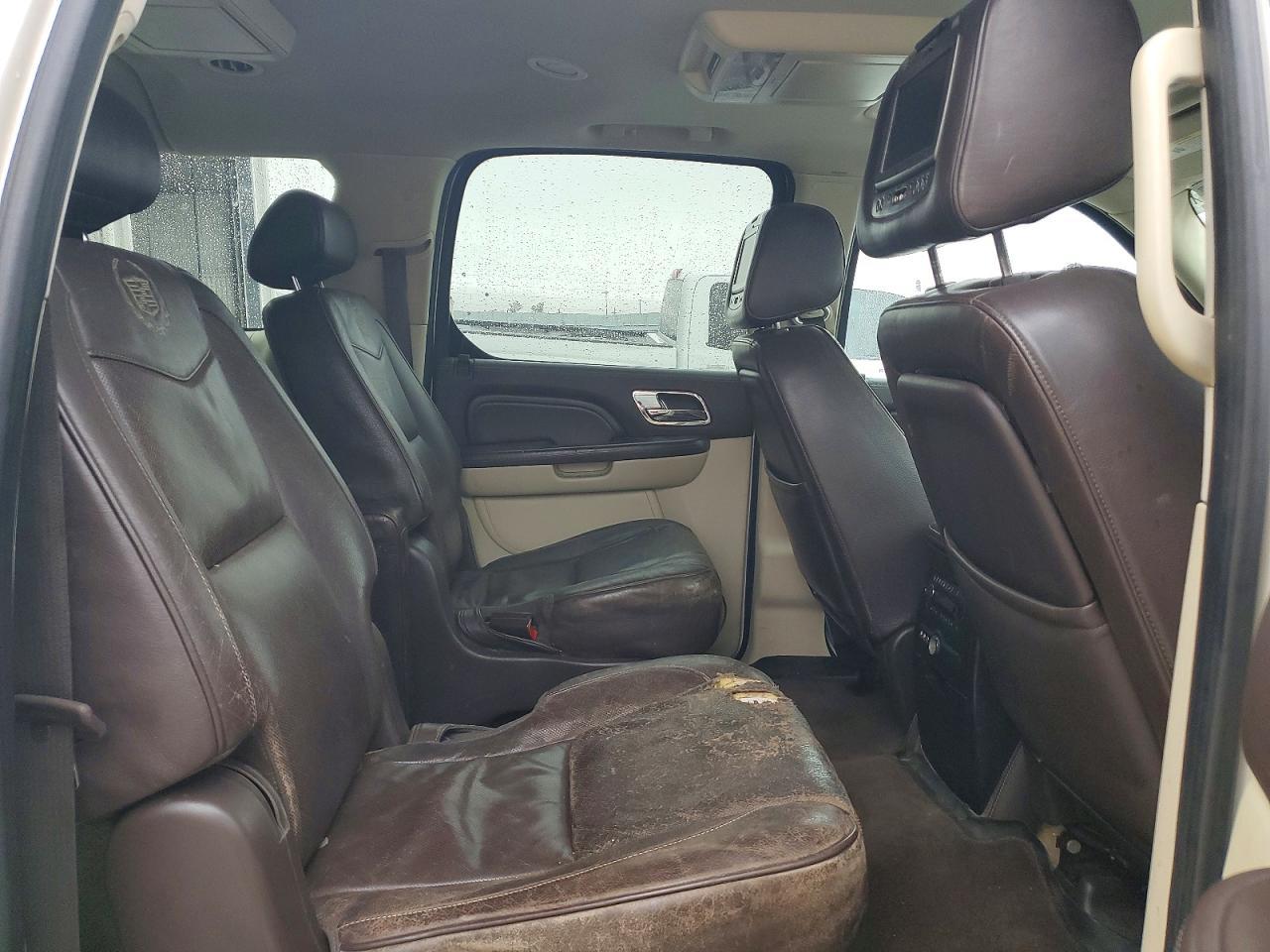 2010 CADILLAC Escalade ESV