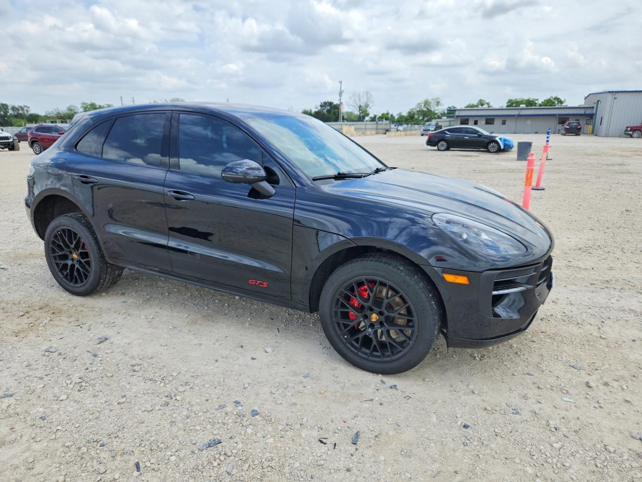 2021 PORSCHE Macan