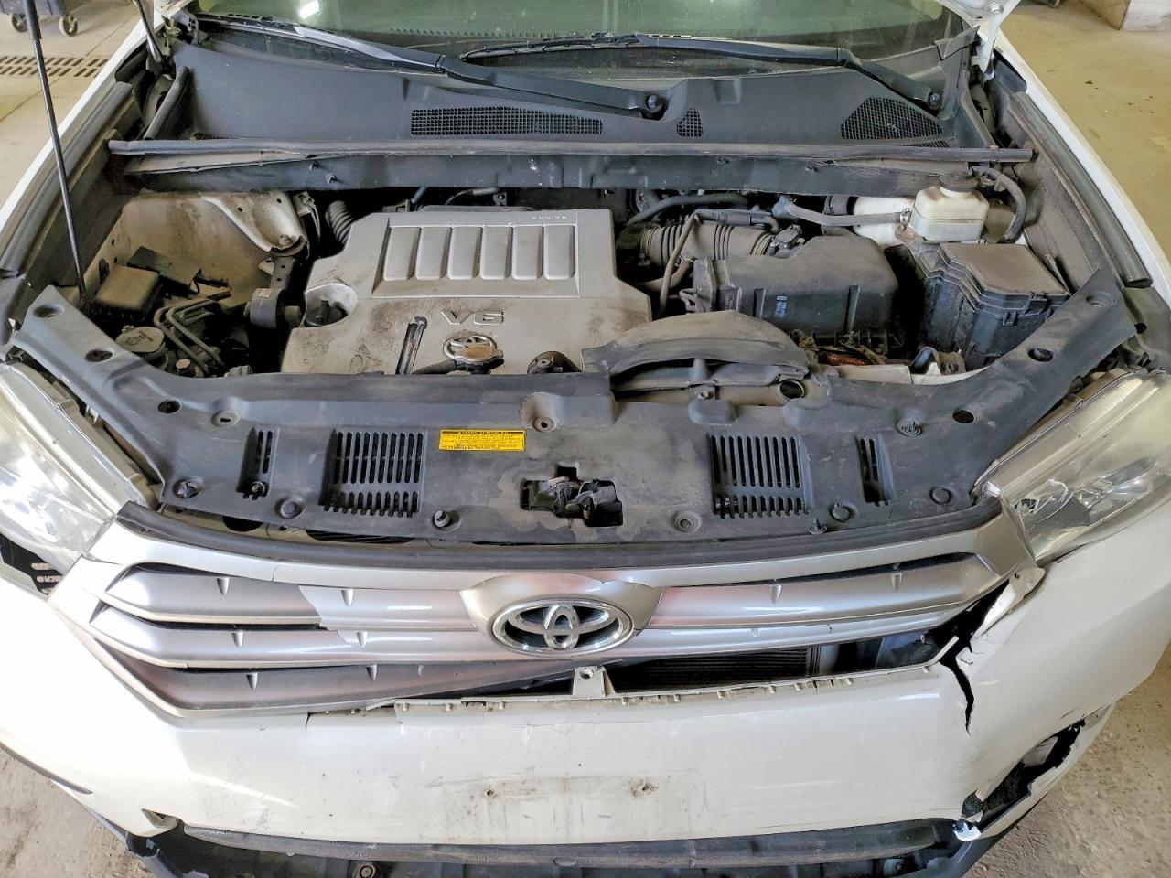 2013 TOYOTA HIGHLANDER