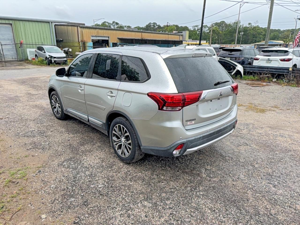 2018 MITSUBISHI outlander