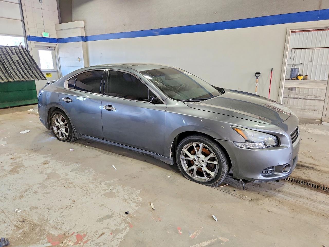 2014 NISSAN Maxima