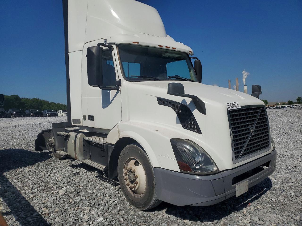 2018 VOLVO VNL