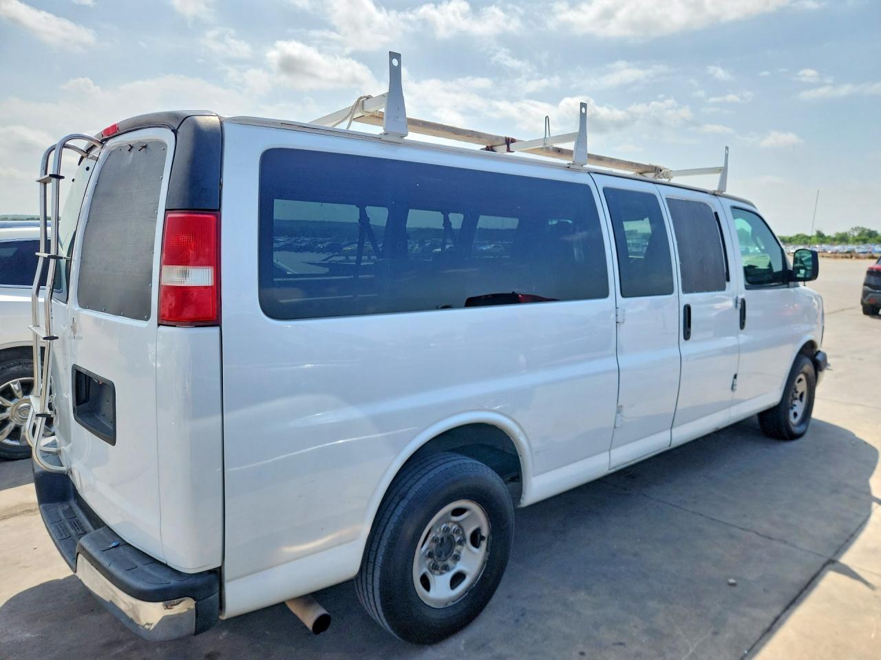 2017 CHEVROLET Express 3500