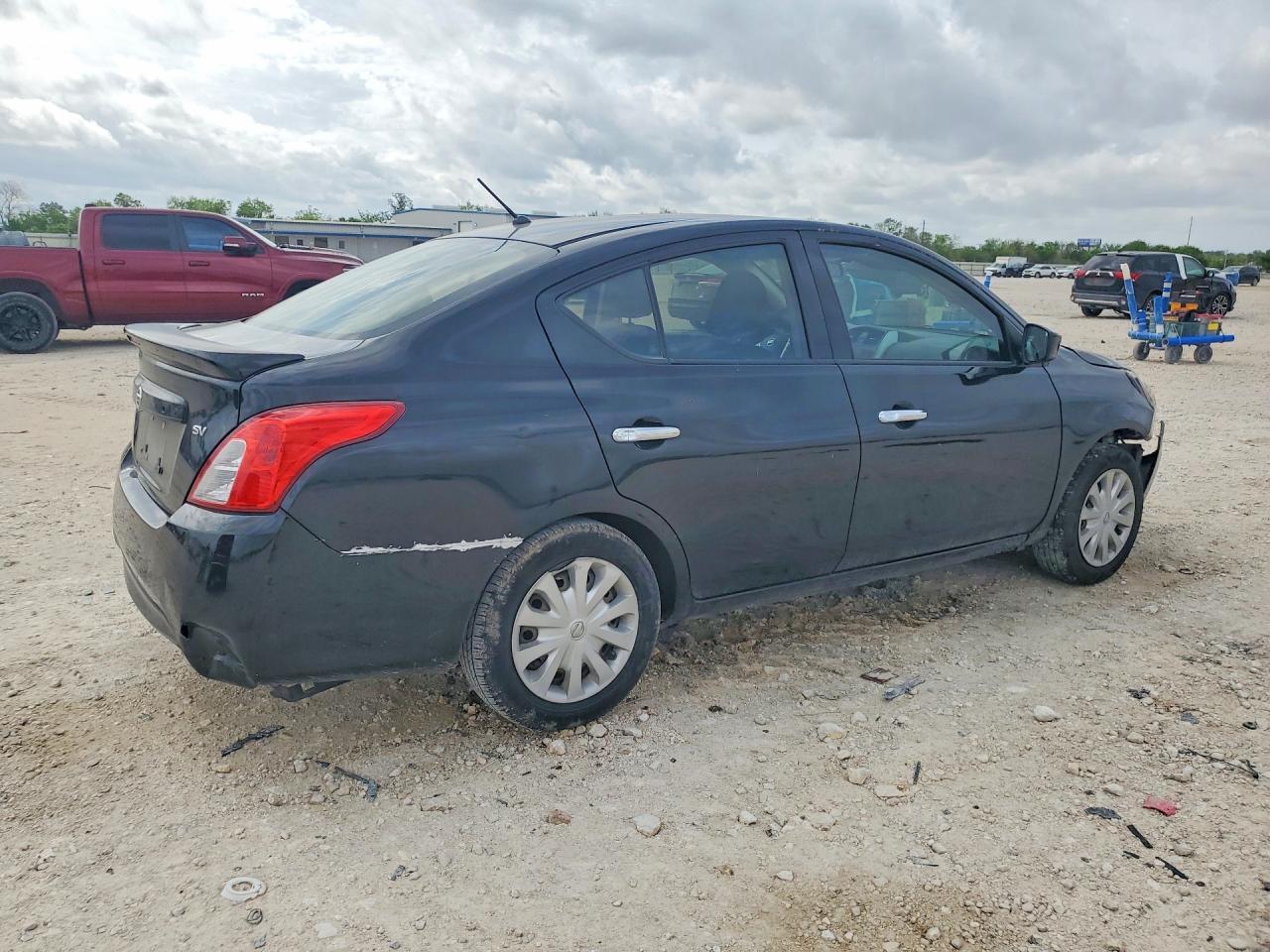 2018 NISSAN VERSA