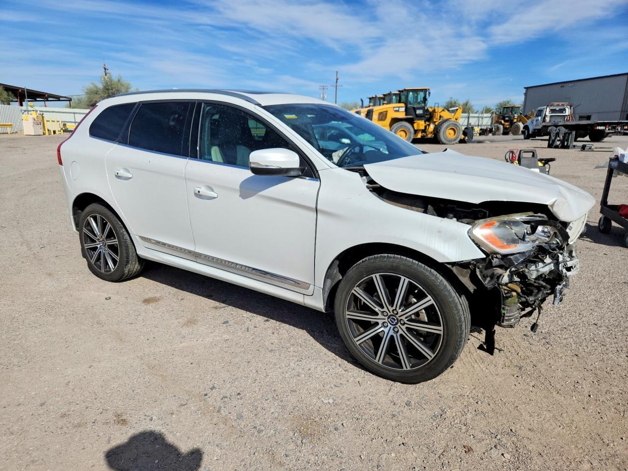 2015 VOLVO XC60