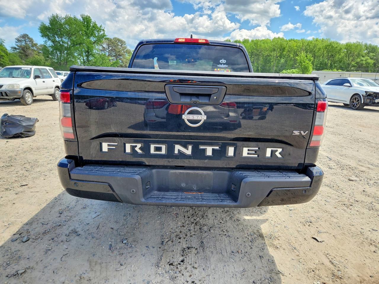 2022 NISSAN Frontier